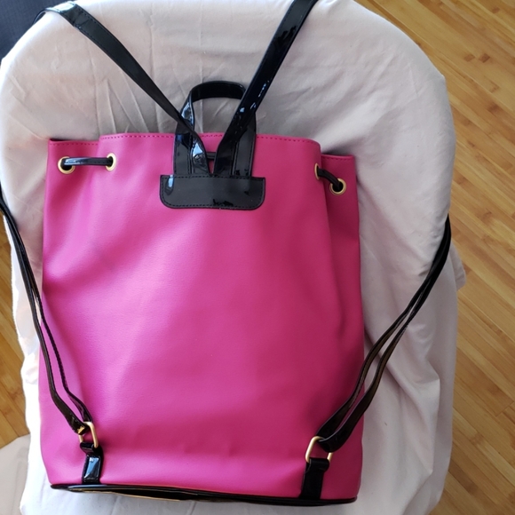 Backpack - Picture 2 of 4